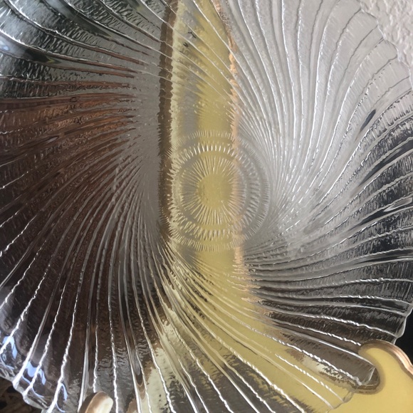 Vintage Arcoroc Seabreeze Pressed Glass Salad/Desert Plates Set of Four - Picture 7 of 16